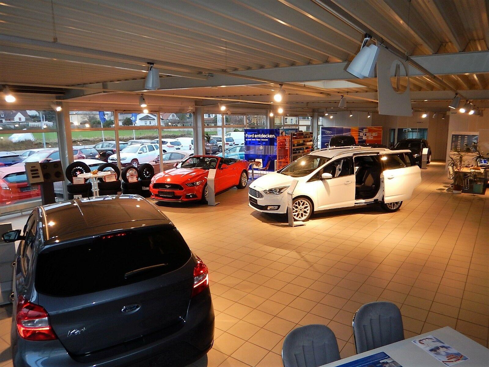 showroom-image-top