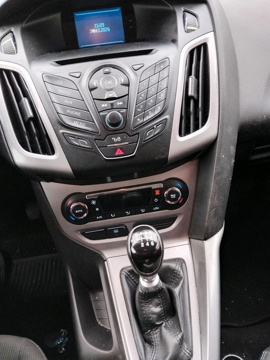 Ford Focus 2012 — engine 116 HP (85kW)