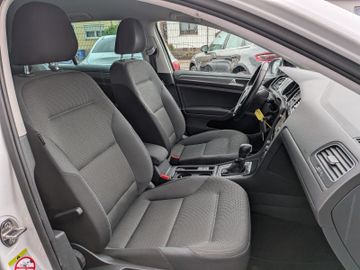 Volkswagen Golf - 9
