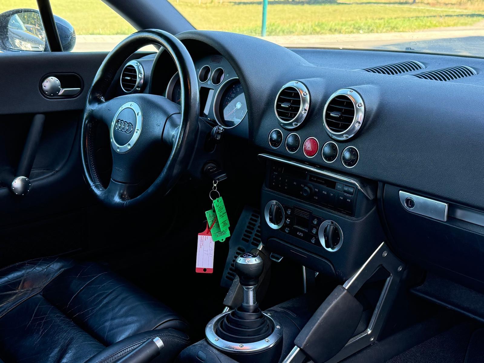 Audi TT Coupé 1.8 Turbo 180 ch – Cuir – Sièges chauffants – 148 000 km