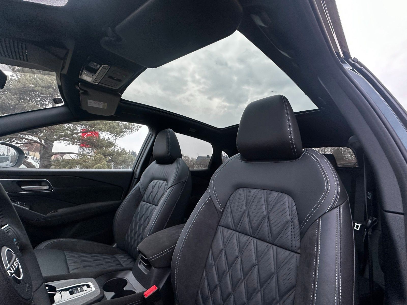 Fahrzeugabbildung Nissan Qashqai Tekna e-Power , Premium Paket, Panorama