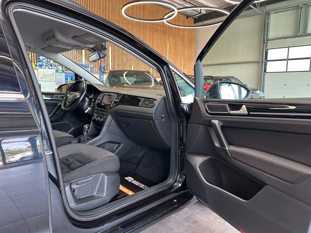 Volkswagen Golf *ACC*NAV*PDC*SitzHZ*2-ZONEN*ALCANTARA*AHK*