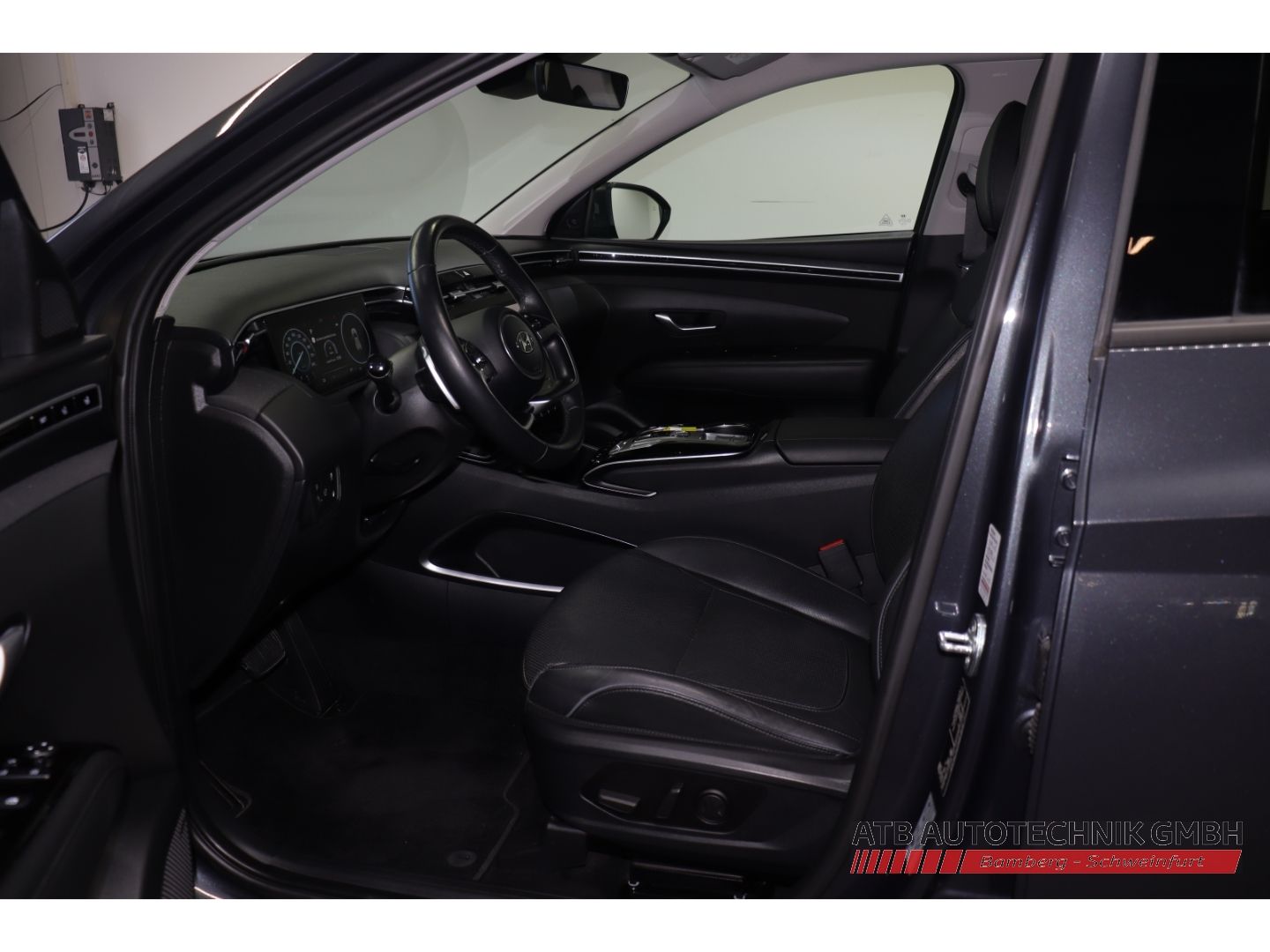 Fahrzeugabbildung Hyundai Tucson Prime PHEV 1.6 T-GDi 265PS 6-AT 4WD 97,7%