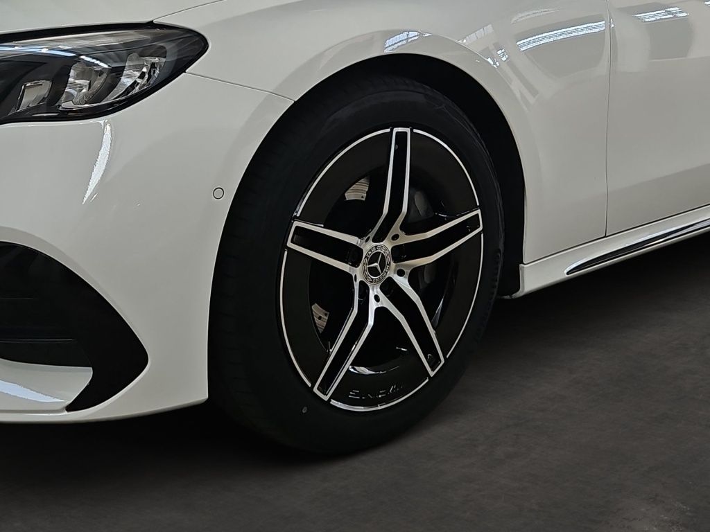 Fahrzeugabbildung Mercedes-Benz E 200 T AMG Night Distronic+ AHK Pano LED SHZ