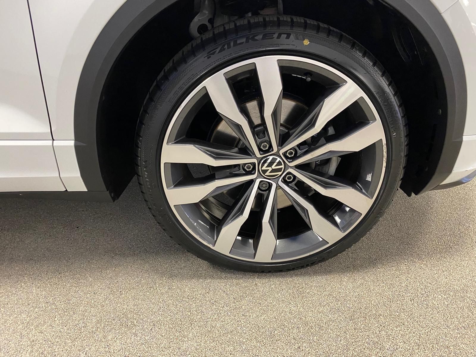 Fahrzeugabbildung Volkswagen T-Roc 1.5 TSI DSG SPORT R-LINE+ACC+AHK+ALLWETTER
