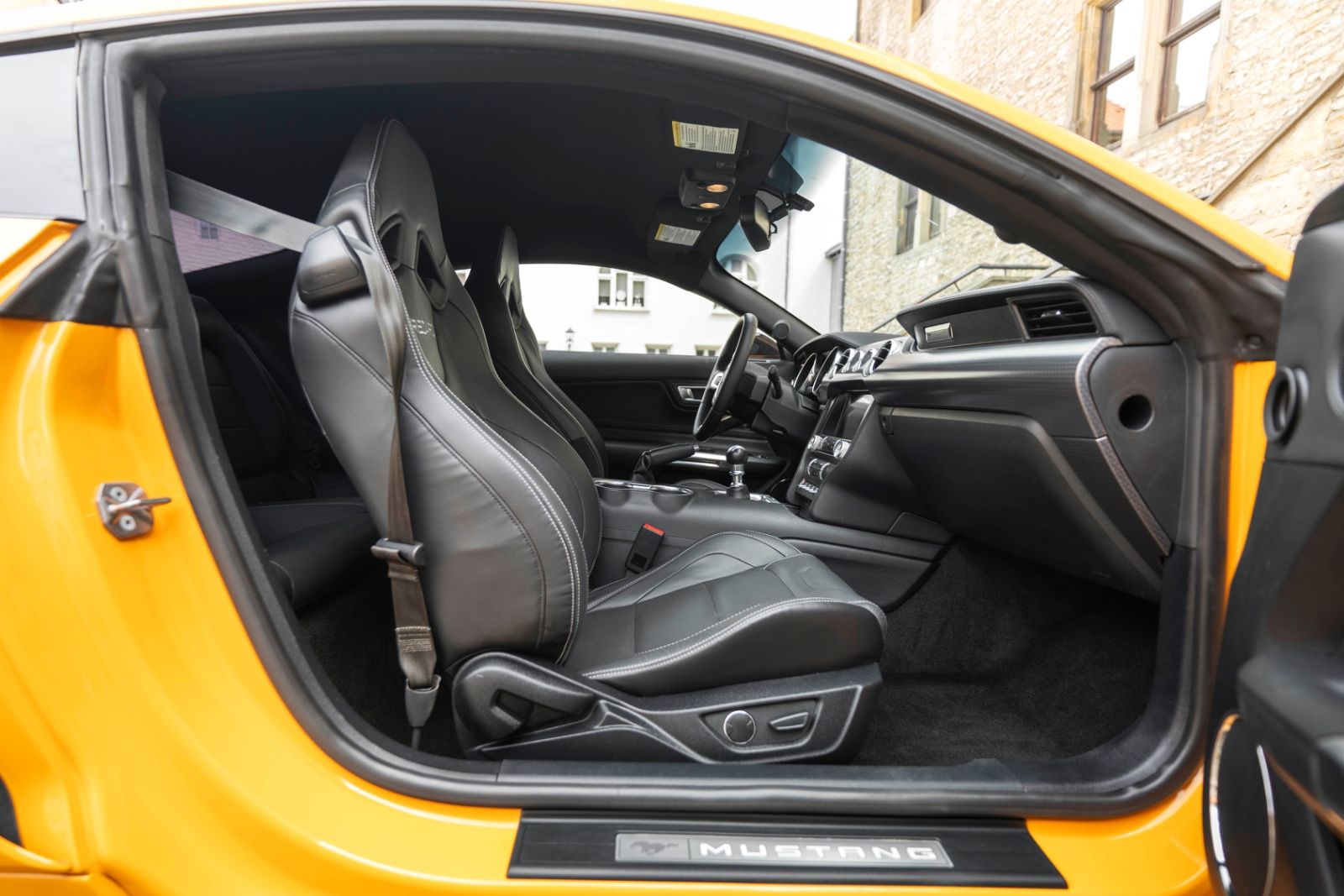 Fahrzeugabbildung Ford Mustang GT 5.0L RECARO TOTW LED KAM NAV