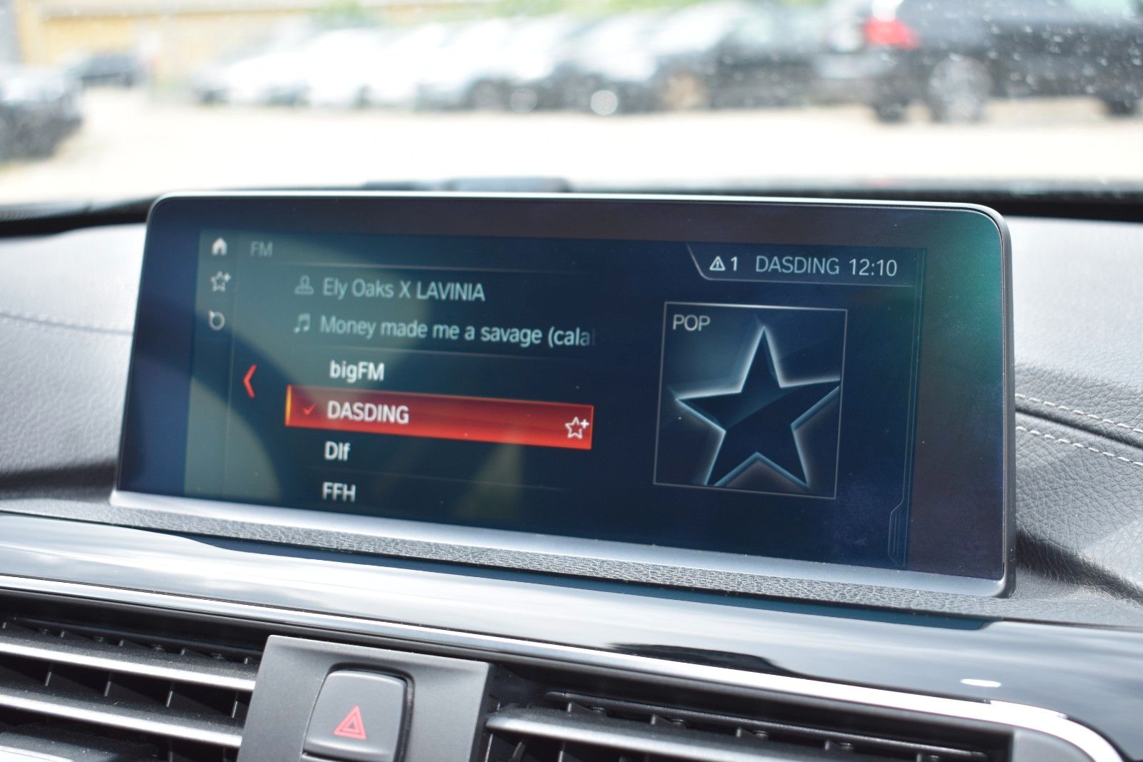 Fahrzeugabbildung BMW 320i Touring Sport Line Sportautom.AHK LED Pano