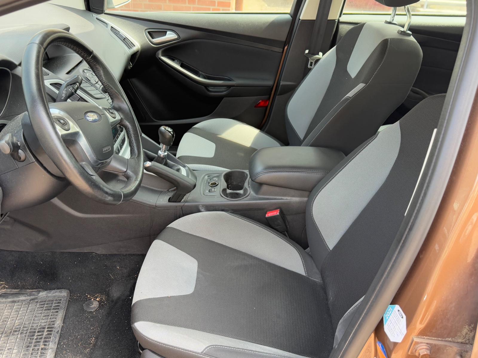 Ford Focus 2014 — photo 7