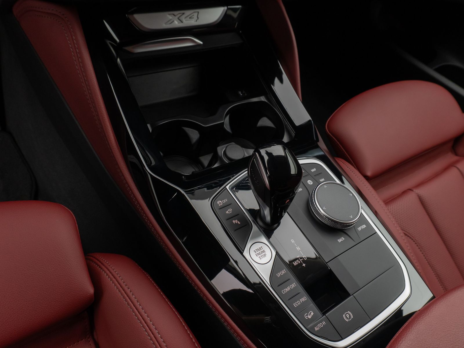 Fahrzeugabbildung BMW X4 xD20d 360°DAB HiFi Fernlichtassist AHK Sport