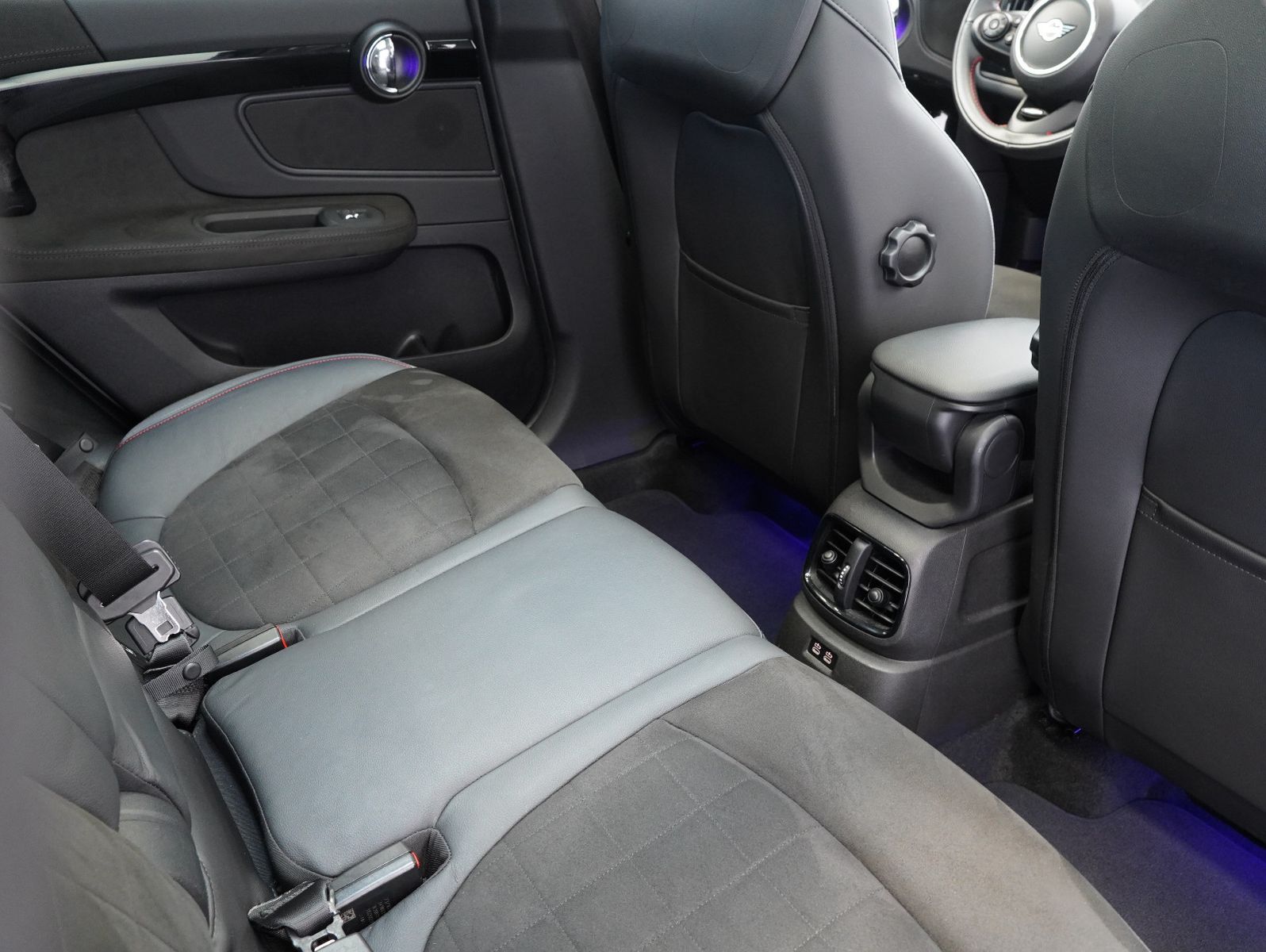Fahrzeugabbildung MINI COOPER SE Countryman All4 JOHN COOPER WORKS