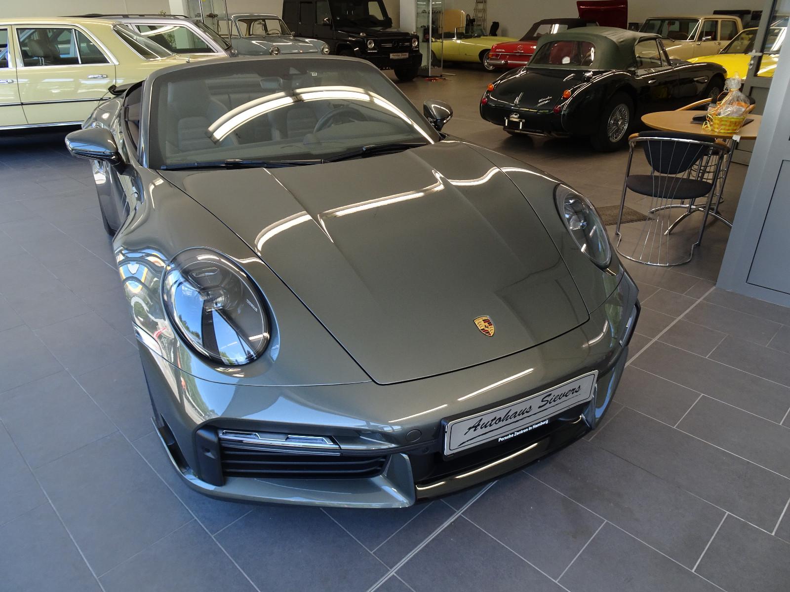Porsche 911 Turbo S Cabriolet Vollausst.