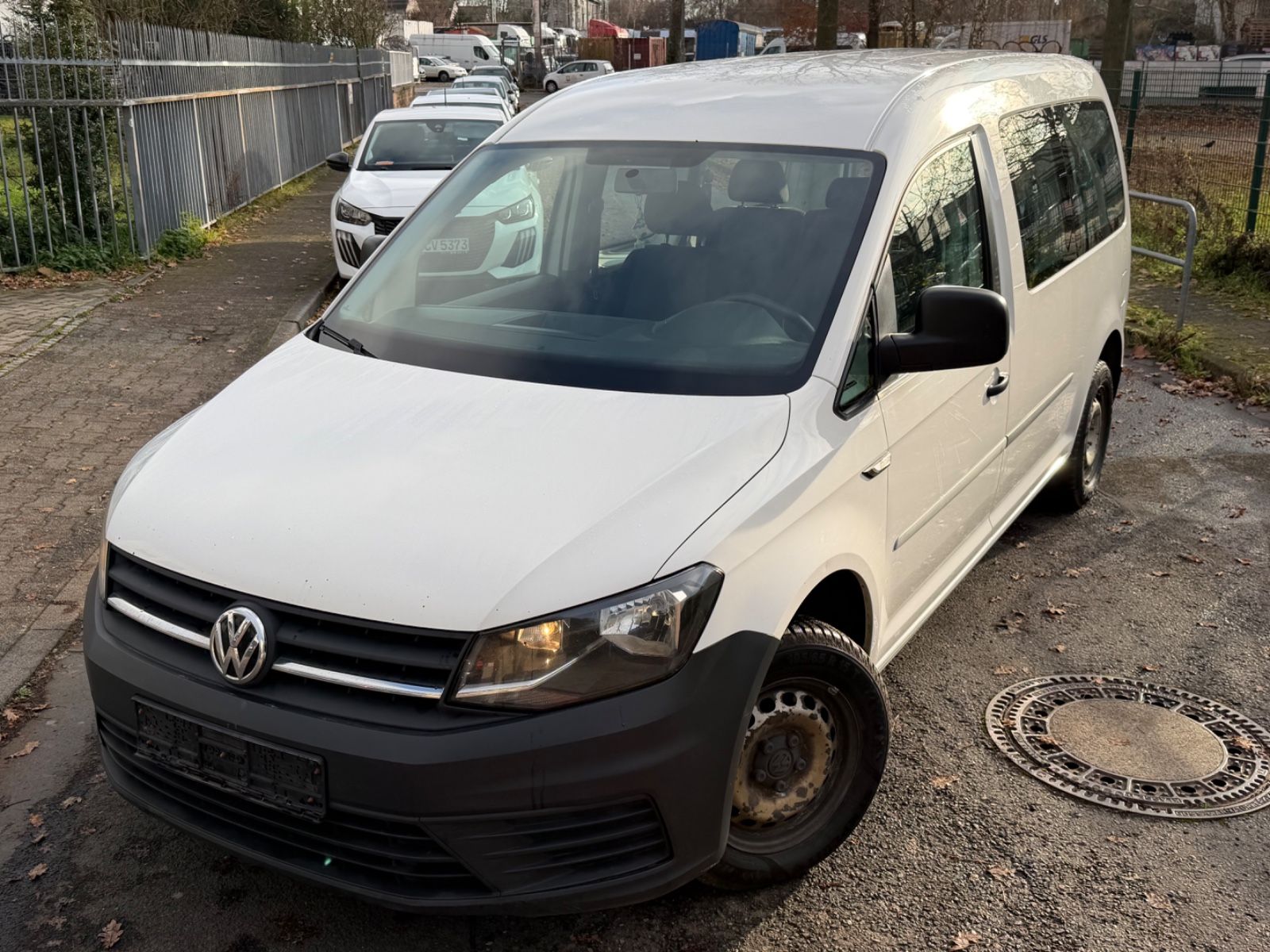Volkswagen Caddy - 1