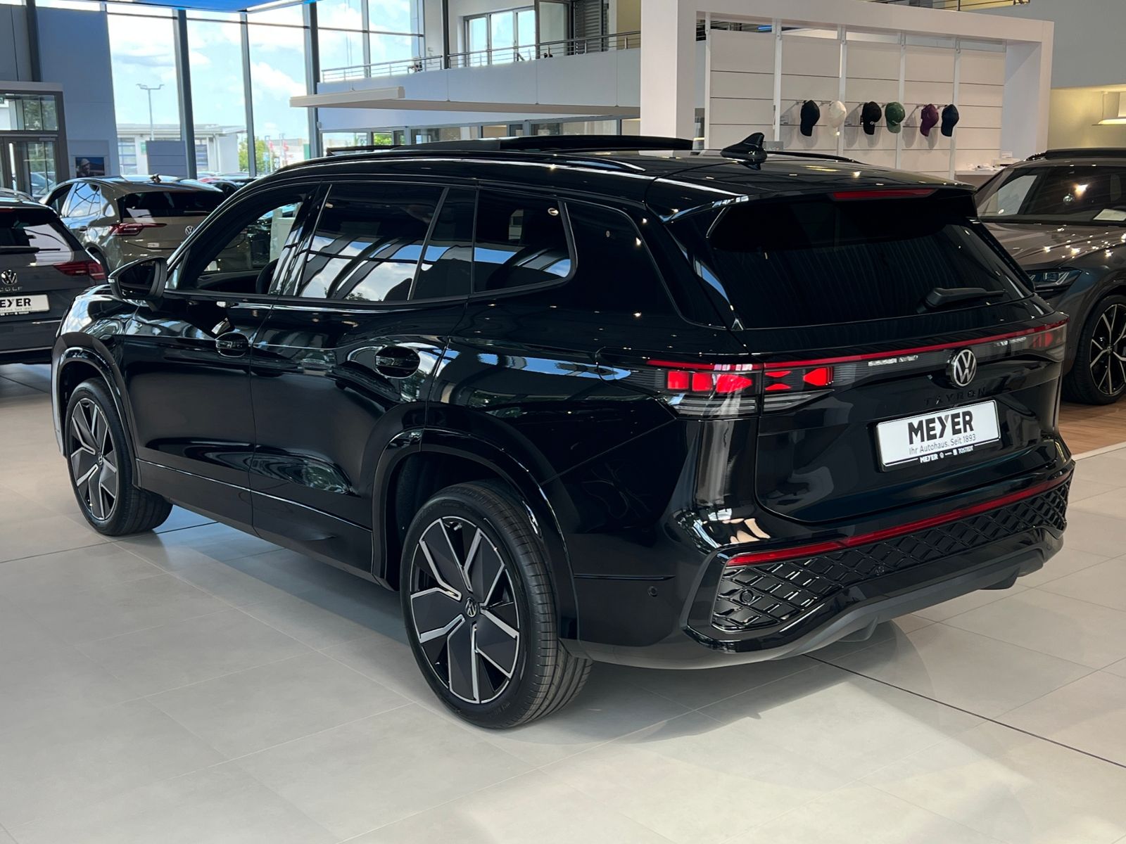 Fahrzeugabbildung Volkswagen Tayron R-Line 1.5 eHybrid DSG *AHK,LM-20",Harman
