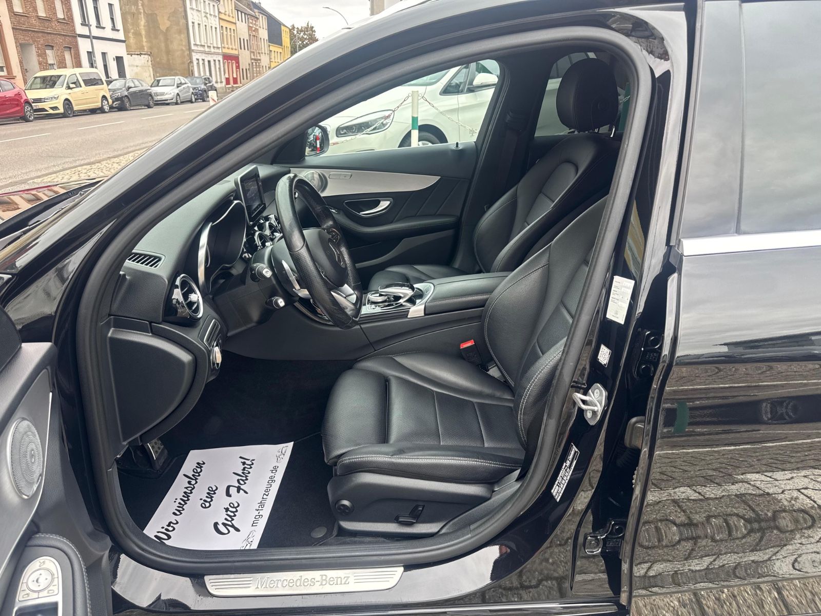 Fahrzeugabbildung Mercedes-Benz C 180 T AMG LINE BURMESTER AHK KAMERA LED
