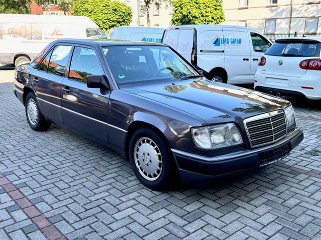 Mercedes-Benz 200 E