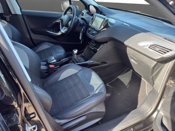 Peugeot 2008 1.2 PureTech 110 Allure Navi+SHZ+PDC