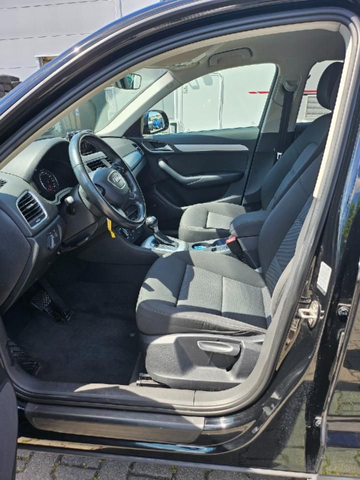 Fahrzeugabbildung Audi Q3 Automatik Allwetter