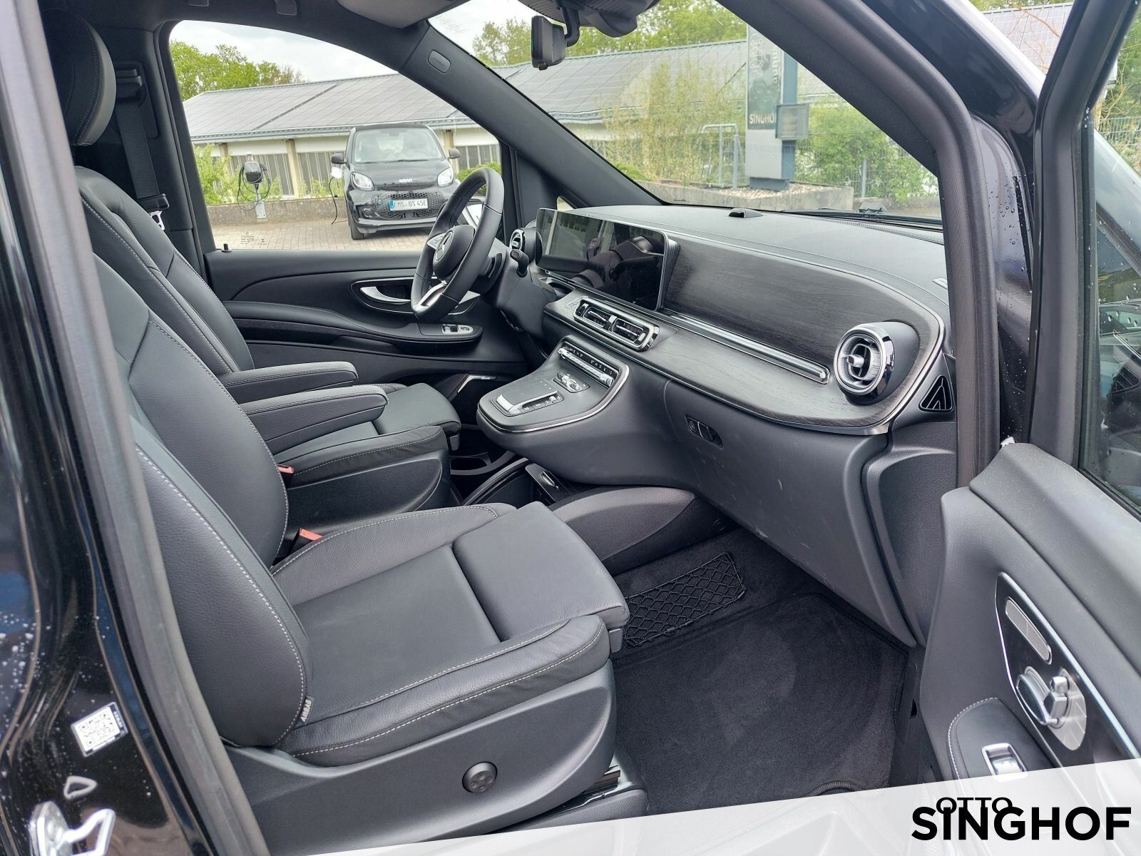 Fahrzeugabbildung Mercedes-Benz V 300 d AVANTGARDE Lang +AHK+360°+Distr+dyn.LED+