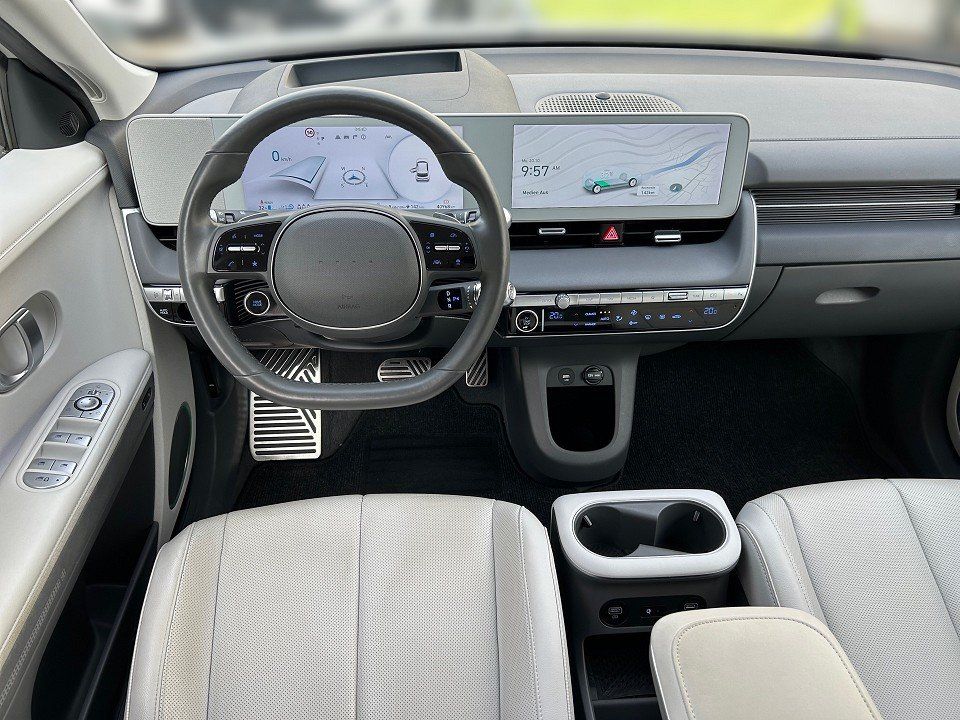 Fahrzeugabbildung Hyundai IONIQ 5 4WD 72kWh UNIQ VOLL SOLARDACH+RELAX+20A