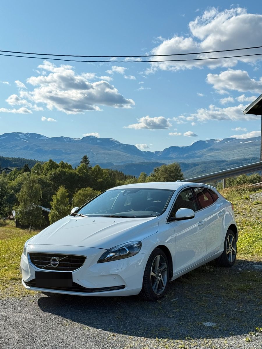 VOLVO V40