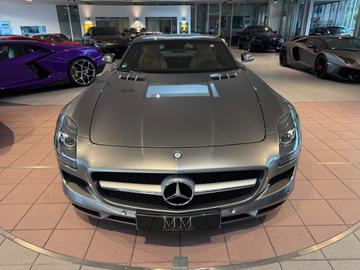 صورة 4 لـ 2011 Mercedes-BENZ SLS AMG
