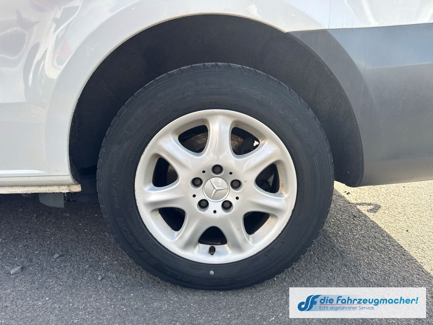 Fahrzeugabbildung Mercedes-Benz Vito Kasten 111 CDI FWD lang Rückfahrkam.*EXPORT