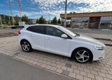 Volvo V40 Momentum 2.0 Diesel - Volvo V40: D2 Momentum
