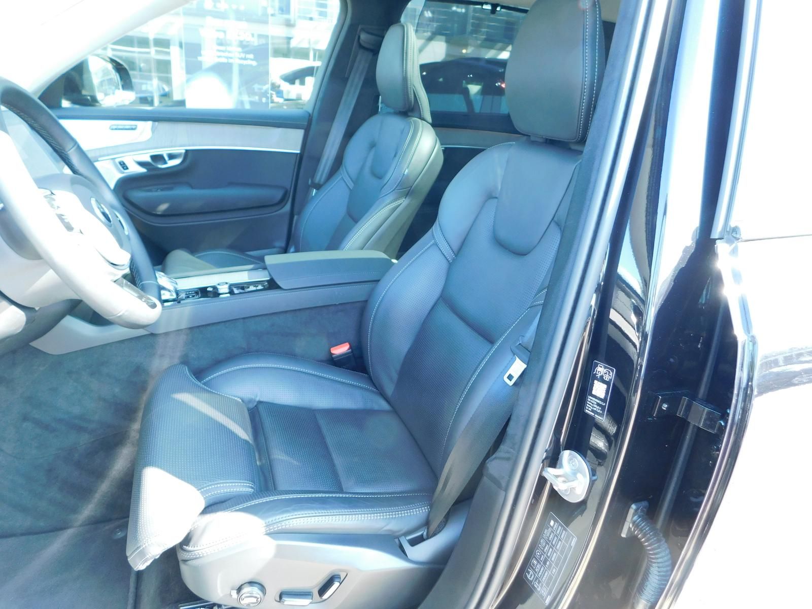 Fahrzeugabbildung Volvo XC90 T8 Ultra Dark