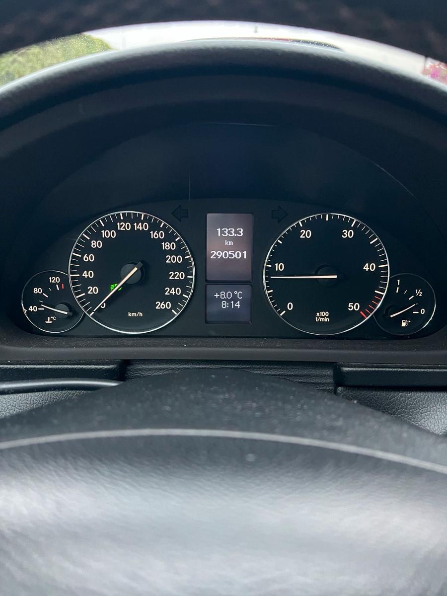 Mercedes-Benz C 220