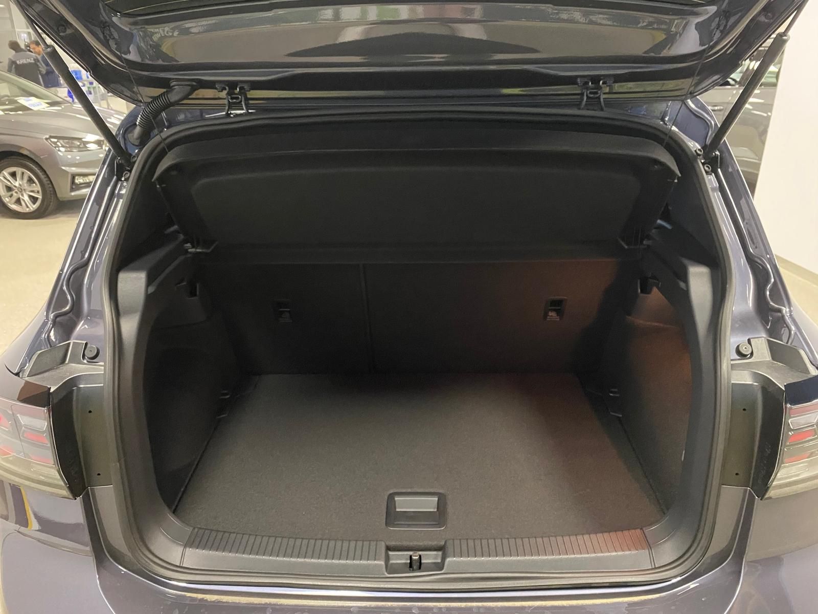 Fahrzeugabbildung Volkswagen T-Cross 1.5 TSI DSG BLACK STYLE R-Line+AHK+ACC++