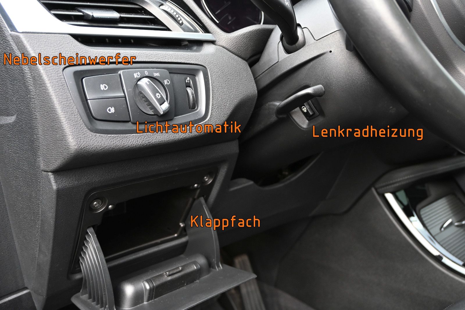Fahrzeugabbildung BMW X1 xDr20d SPORT °AHK°KAMERA°LEDER°MEMO°NAVI°PANO