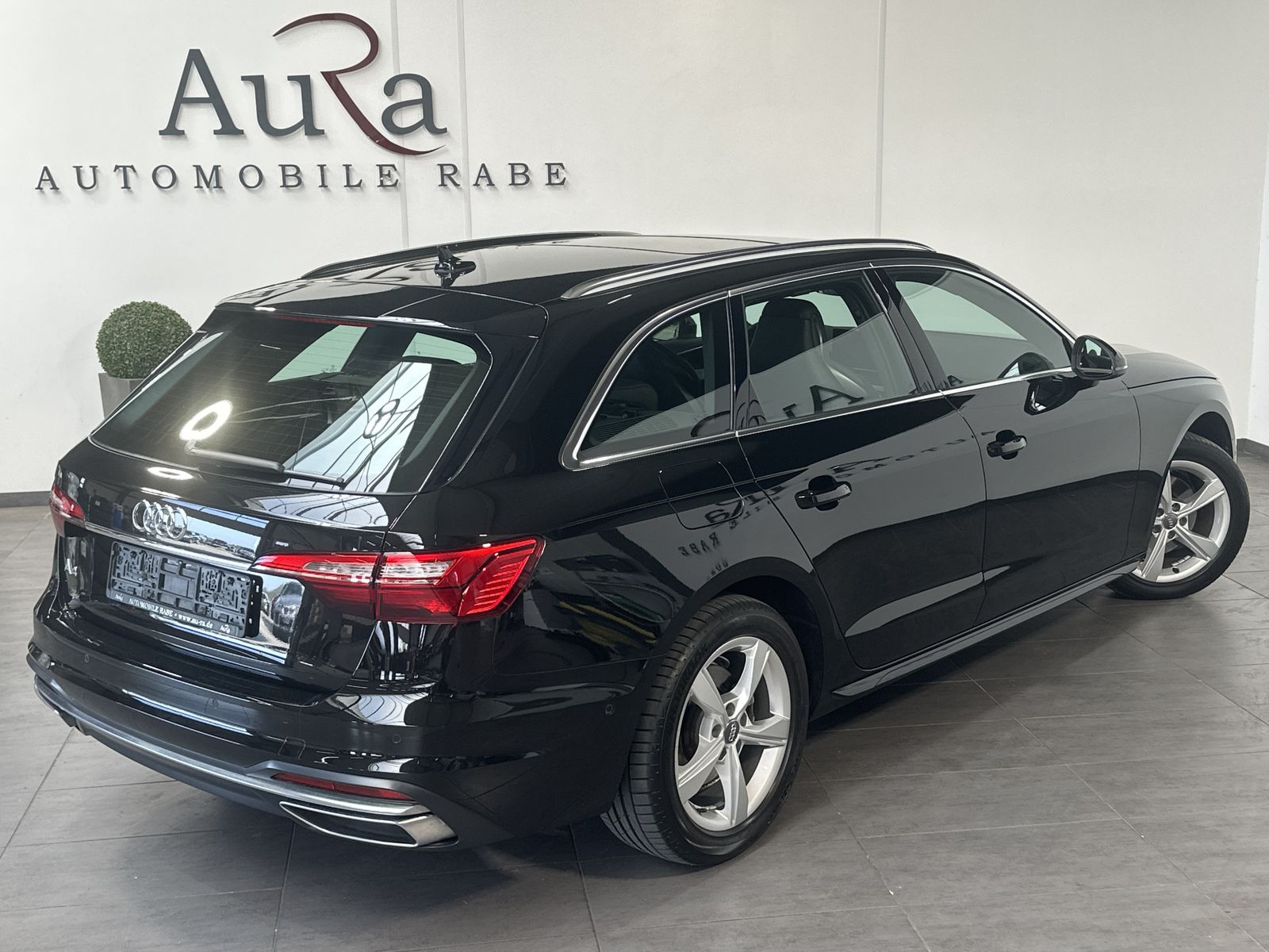 Fahrzeugabbildung Audi A4 Avant 40 TDI Advanced NAV+LED+AHK+PANO+17ZOLL