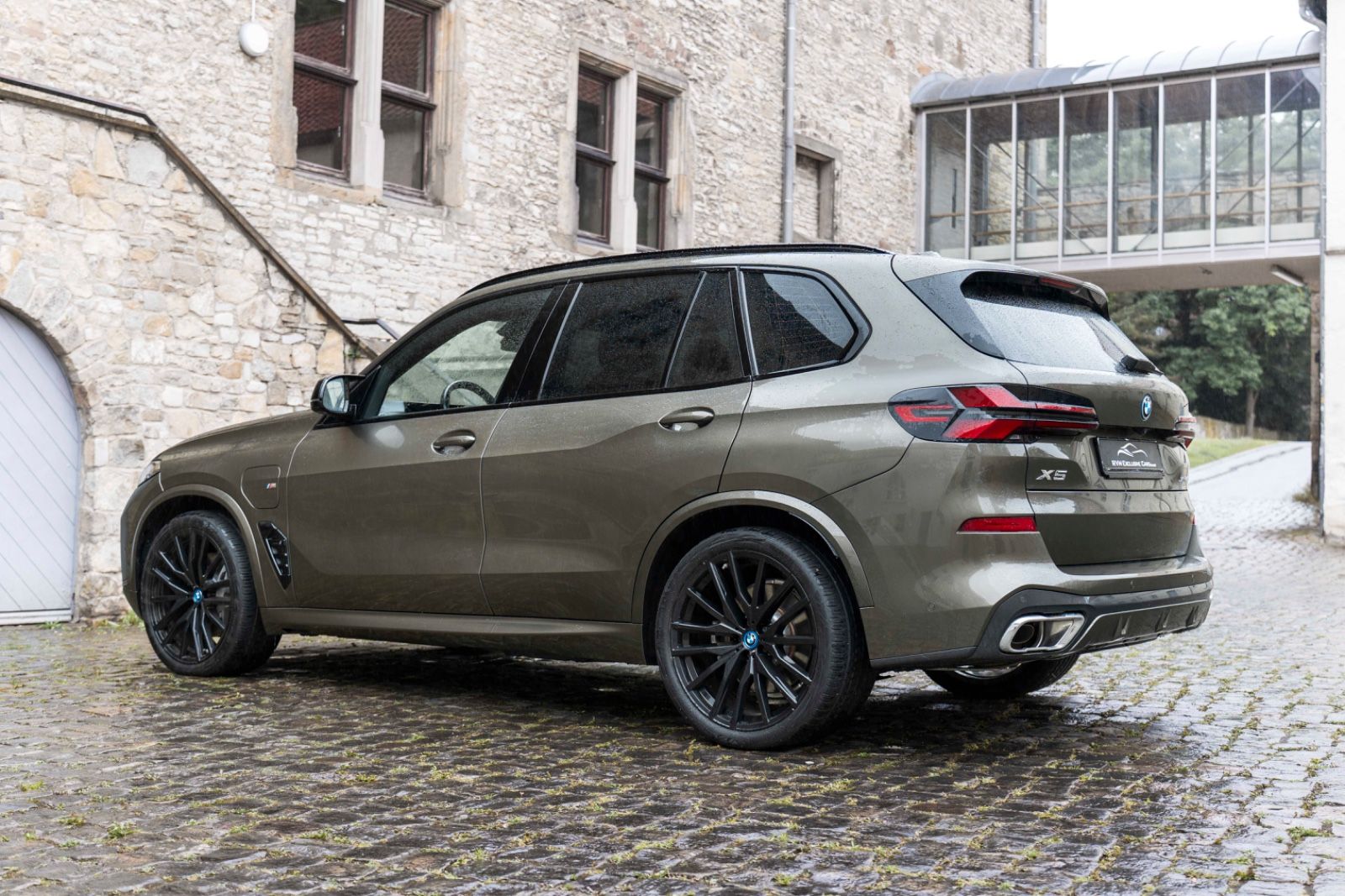 Fahrzeugabbildung BMW X5 50e xDrive M SPORT PANO LUFT KAM MASSAGE HIFI