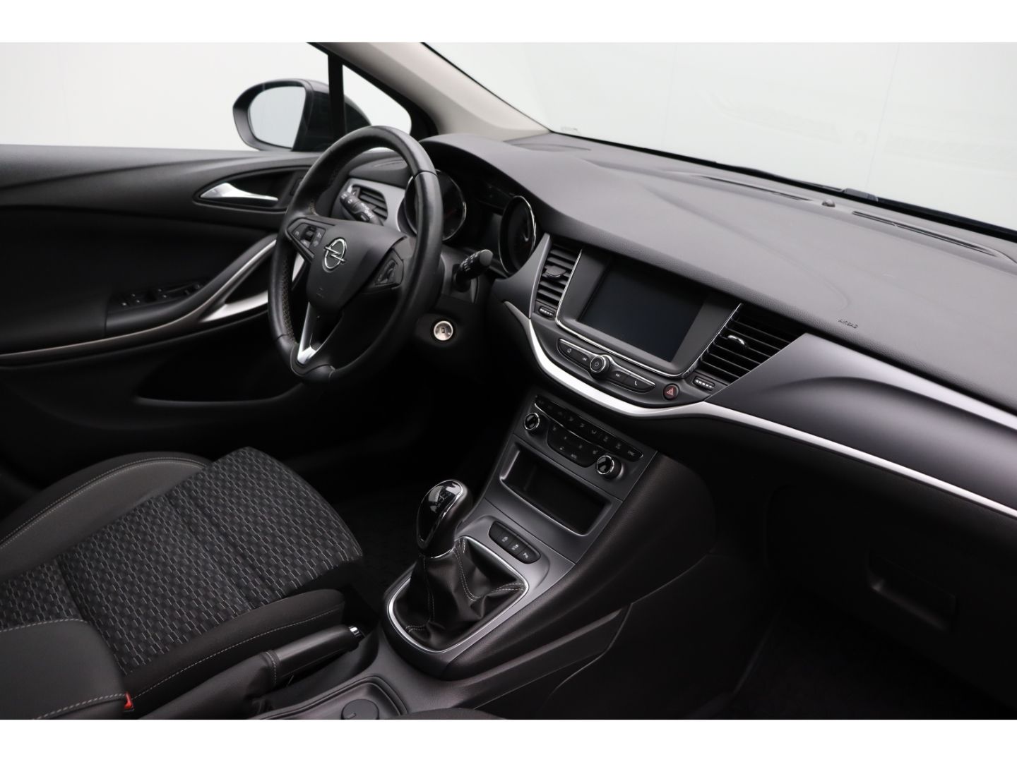 Fahrzeugabbildung Opel Astra K Sports Tourer Edition Start Stop LED SHZ