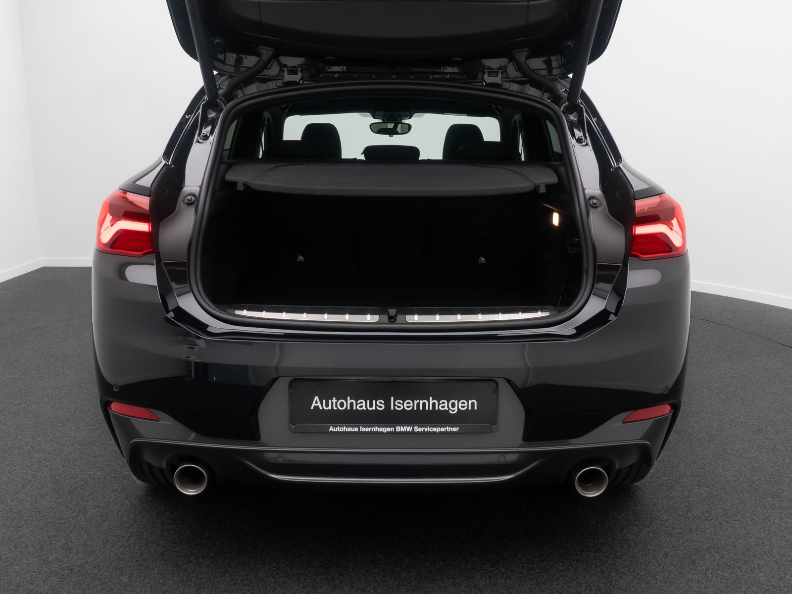 Fahrzeugabbildung BMW X2 sD20i M Sport Kamera HUD Panorama Alarm 20"