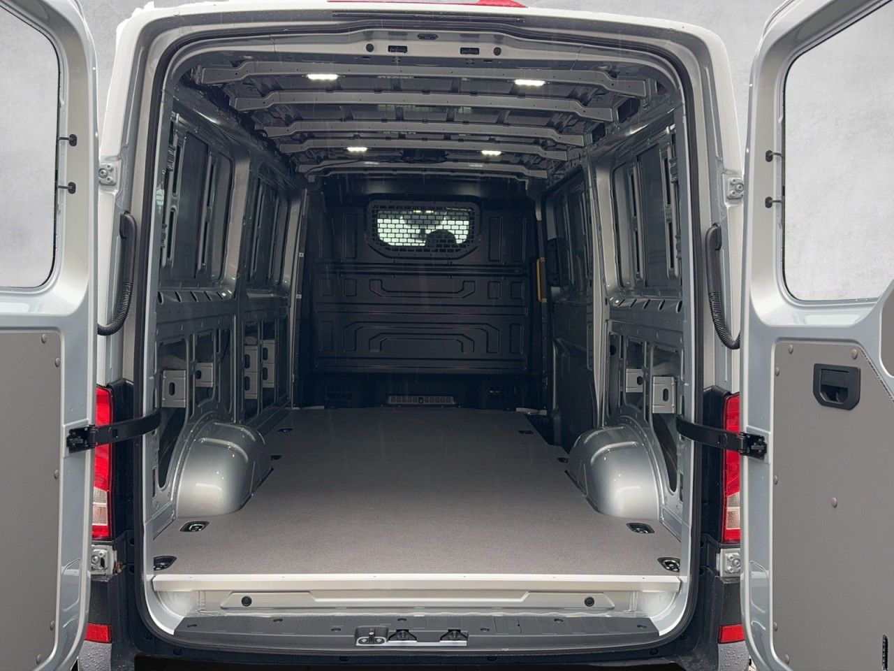 Fahrzeugabbildung Volkswagen Crafter 35 L3H2 TDi 4Motion AHK ALLRAD.
