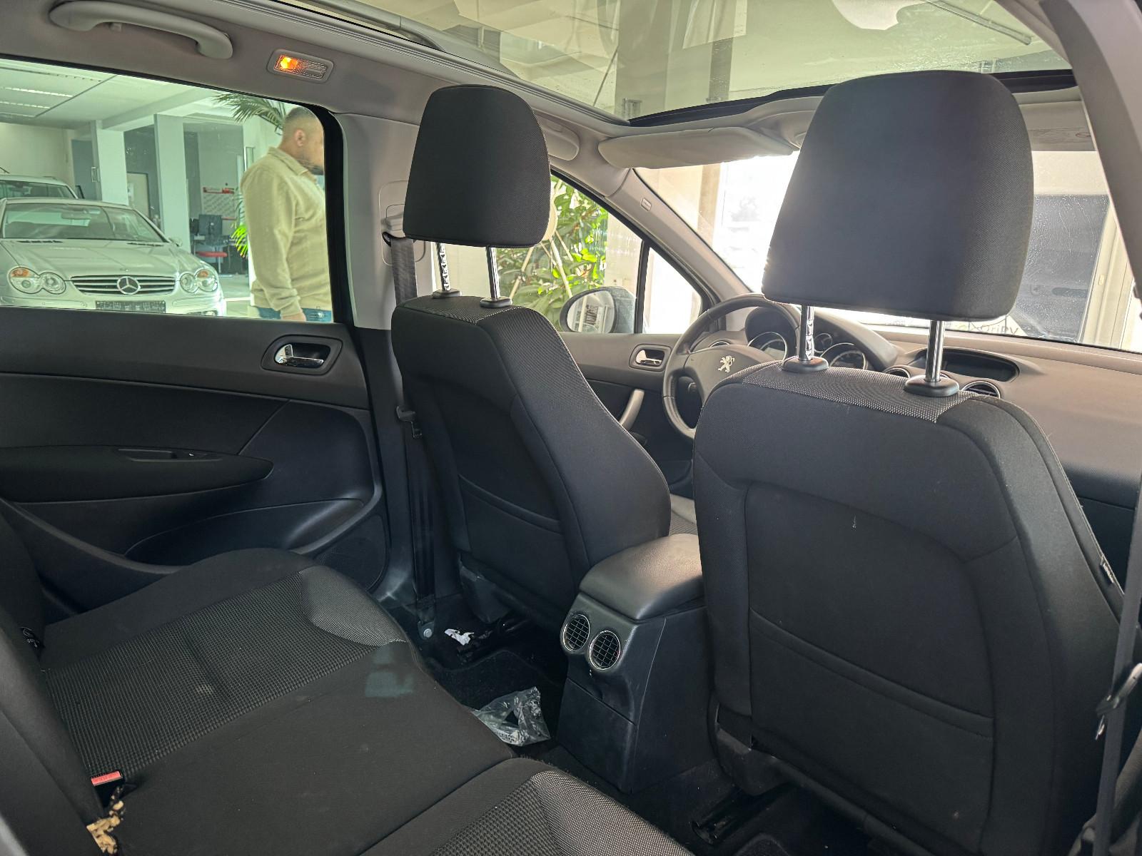 Peugeot 308 2011 — photo 10