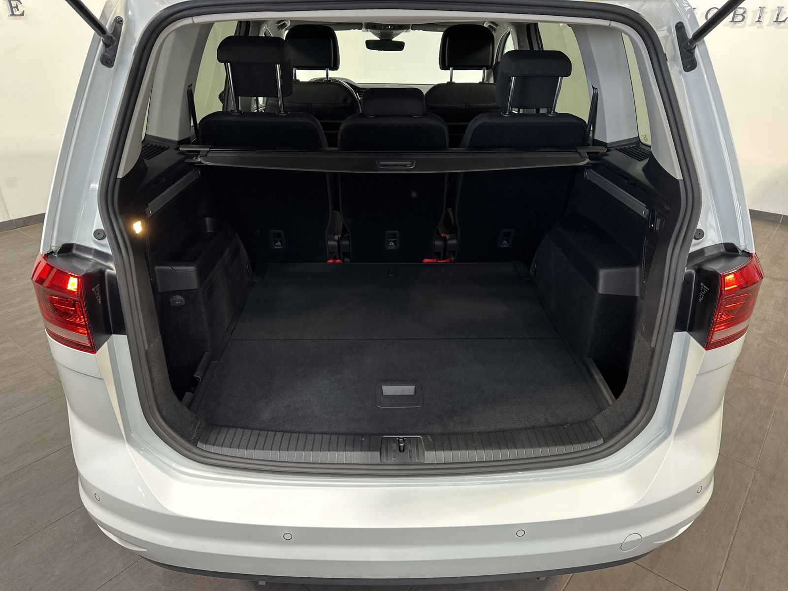 Fahrzeugabbildung Volkswagen Touran 1.5 TSI Highline+NAV+LED+ACC+AHK+KAMERA