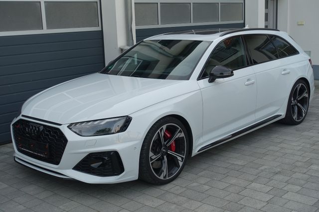 Audi RS4 Pano. Raute-rot 360° HUD 280 km/h B&O Matrix