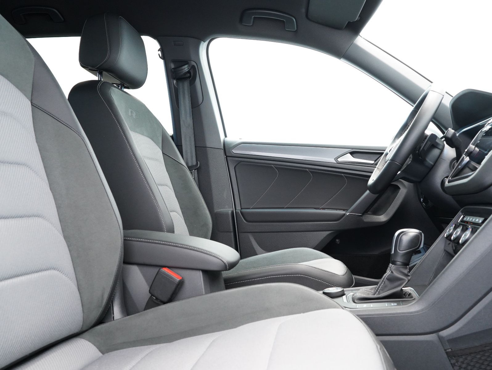 Fahrzeugabbildung Volkswagen Tiguan Allspace 2.0 TDI 4Motion 2x R-LINE-PAKET
