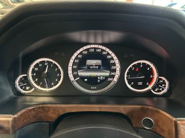 MYAUTOCENTER – Gebraucht- und Jahreswagen mit Werkstattservice in Pfaffenhofen Mercedes-Benz E 220 CDI Limousine BlueEfficiency *2. Hand*SHZ*