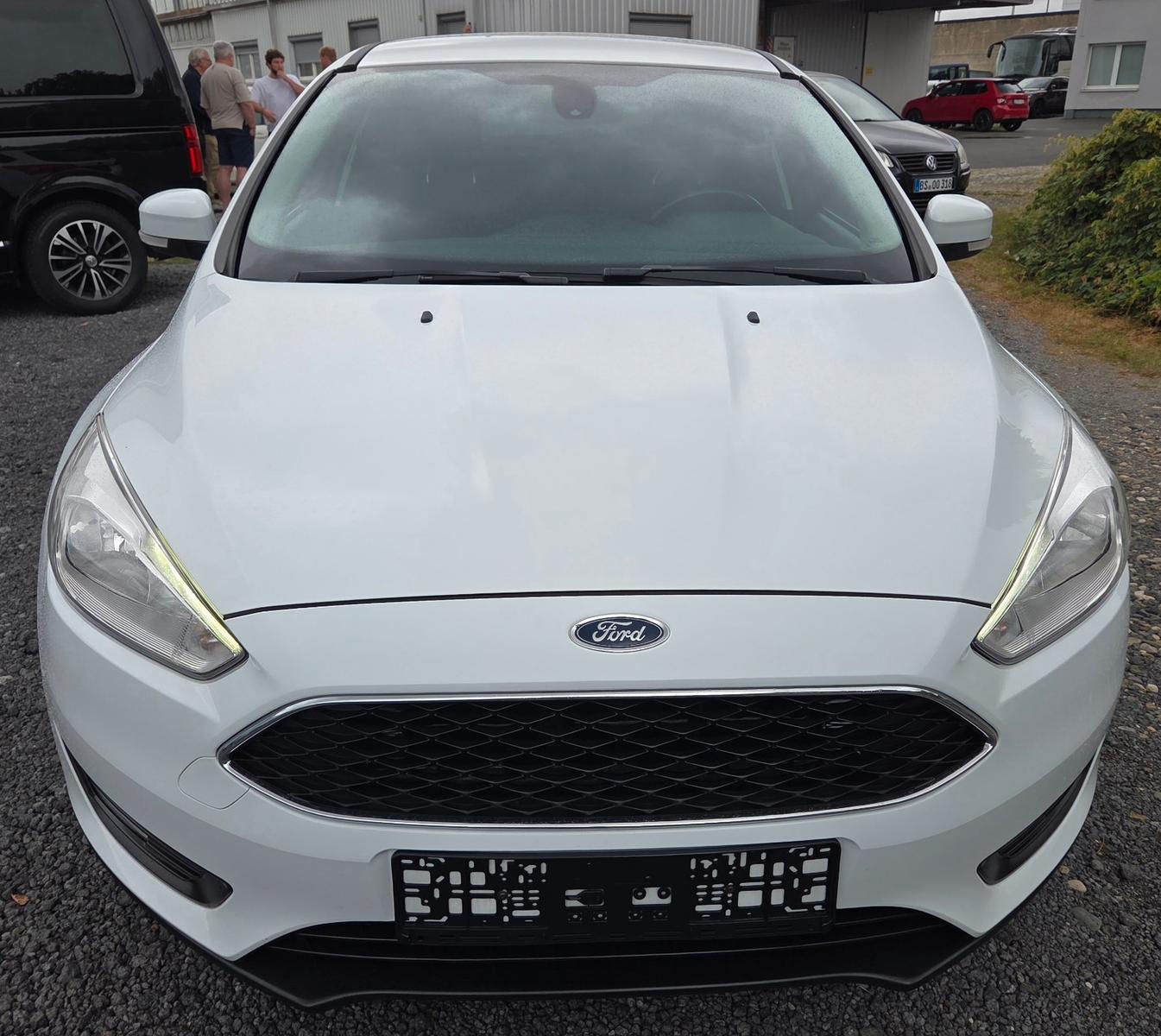 Ford Focus 2015 — interior