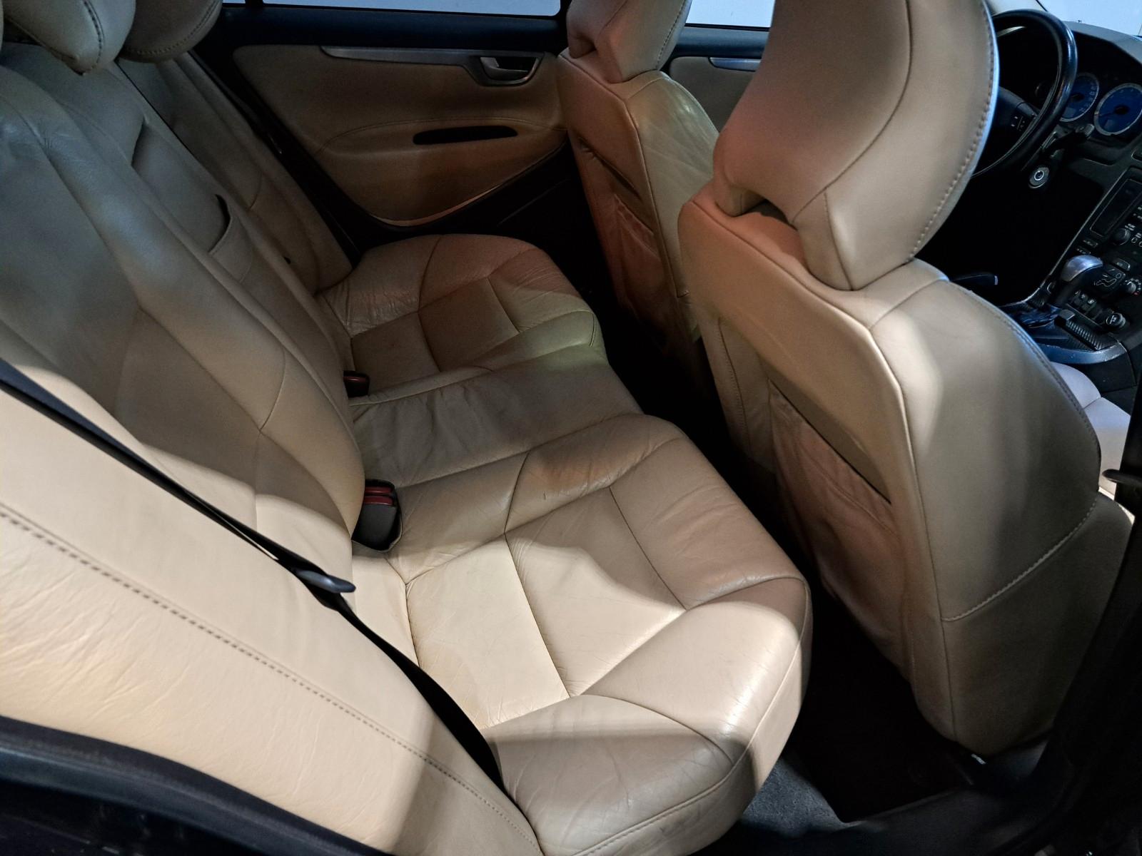 VOLVO S60 - R - 299 CV - BVA - TOIT OUVRANT