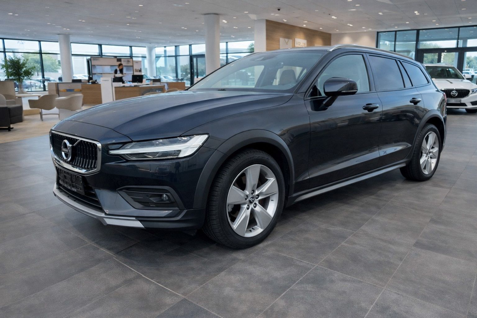 Volvo V60 D4 Cross Country Pro AWD RADAR+F-LED+h/k+CAM