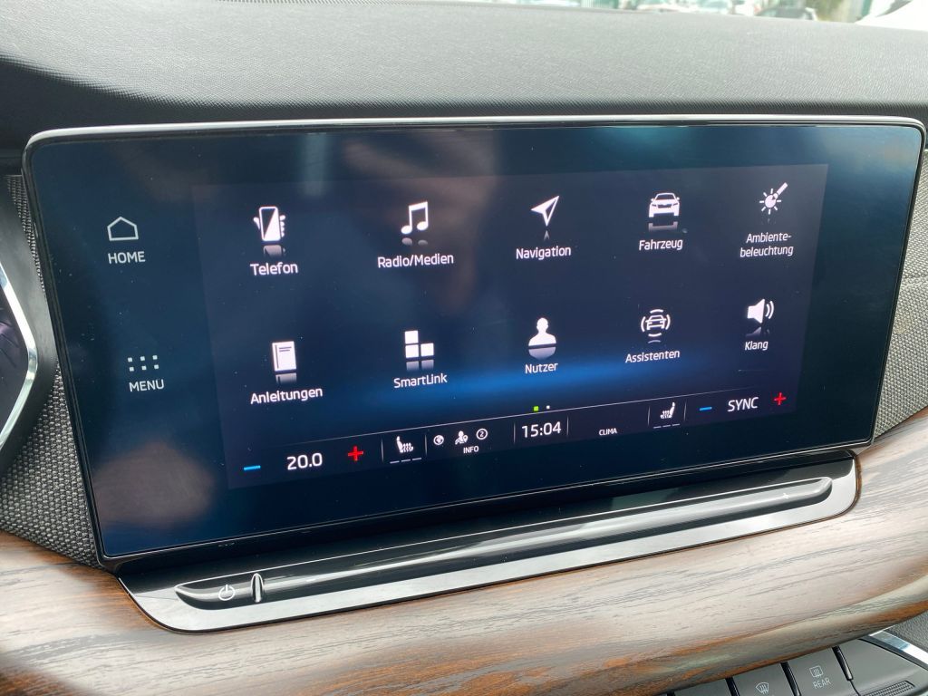 Fahrzeugabbildung SKODA Octavia Combi 2.0 TDI DSG 4x4 Scout