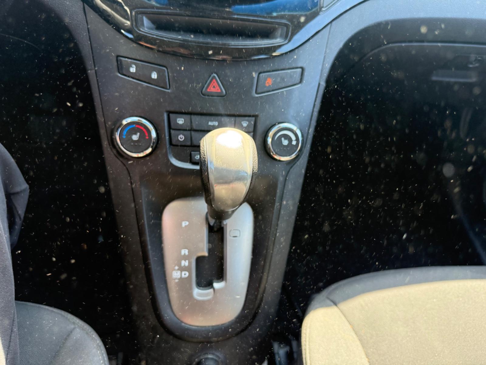 Chevrolet Orlando 2013 — photo 12