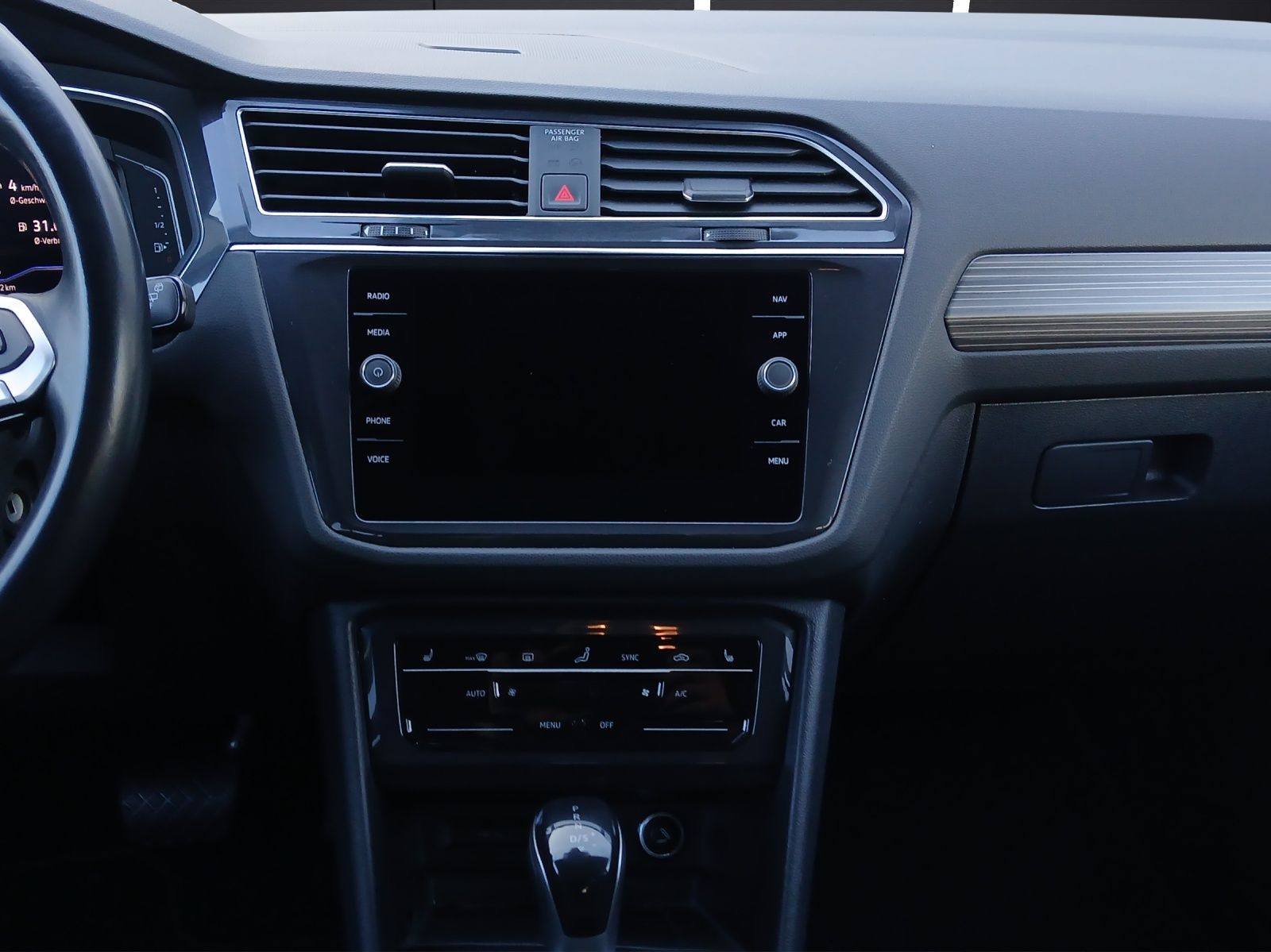 Fahrzeugabbildung Volkswagen Tiguan Allspace TDI Life DSG LED AHK Navi  ACC S