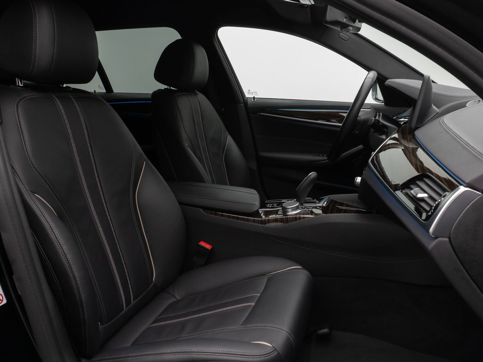 Fahrzeugabbildung BMW 530e Luxury Line Kamera DAB WLAN ACC Alarm LED