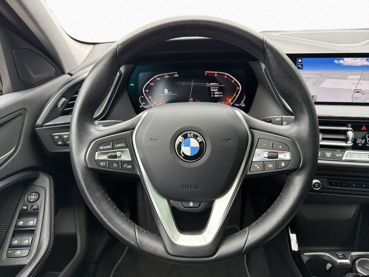 BMW 118i Sport L.,AHK,LED,LC-Pro,HUD,Dach,Lenkradhzg
