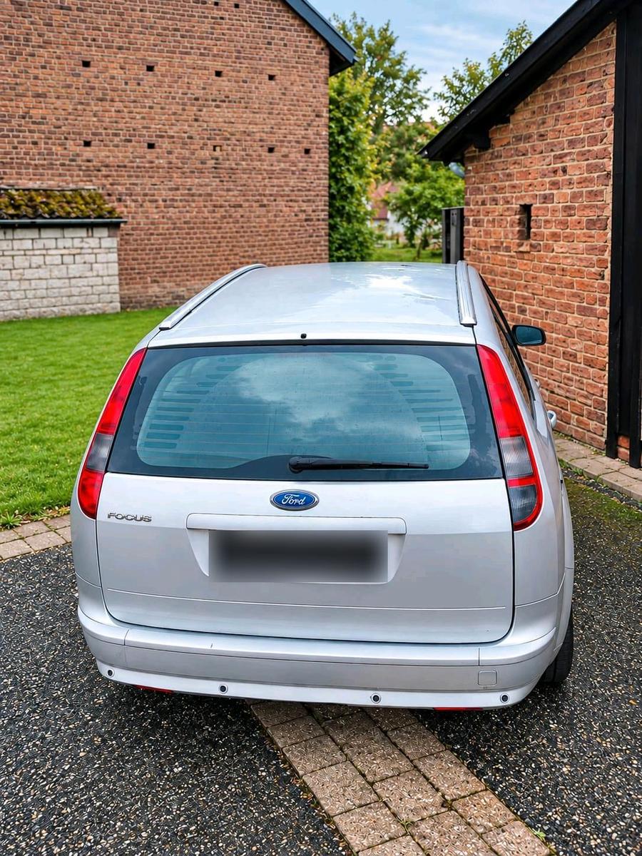 Ford Focus 2005 — photo 6